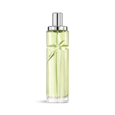Nuovo packshot Starlicious Pistachio Praline, un flacone cristallino pieno di succo verde pallido che cattura la luce estiva in una stella cadente intagliata, le cui sfaccettature brillano luminose sotto un elegante tappo d’argento.